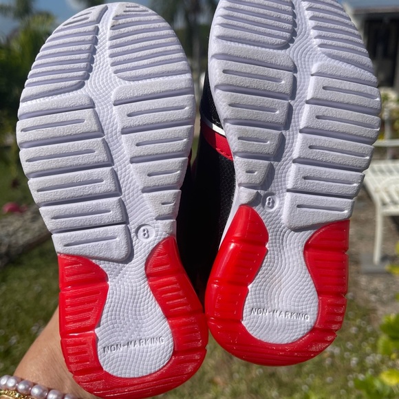 Marvel Red and Black Sneakers with Velcro Closure Kids size 8 - Picture 4 of 13